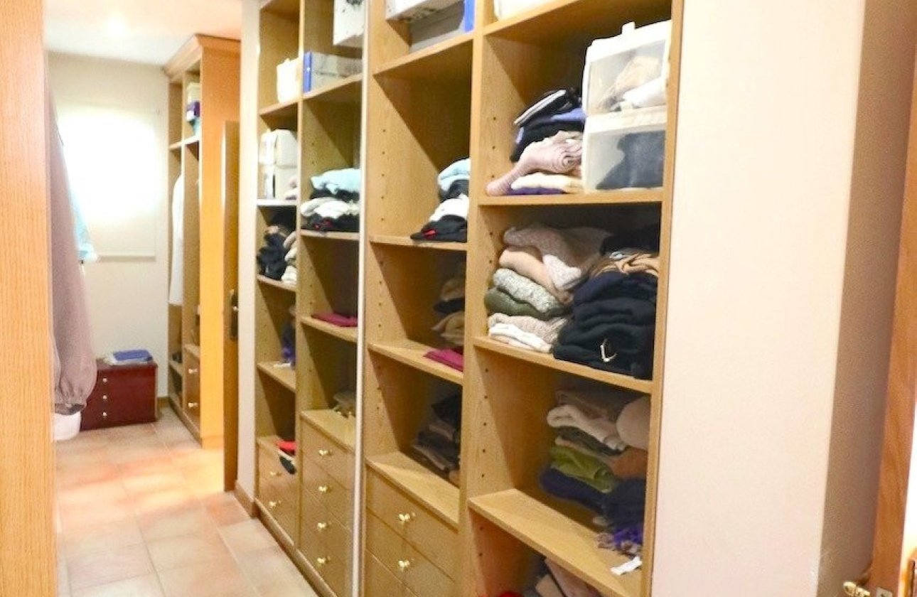 Resale - Villa -
Benidorm - Benidorm Centro