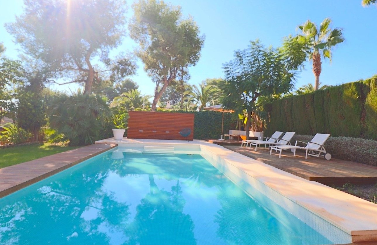 Resale - Villa -
Benidorm - Benidorm Centro