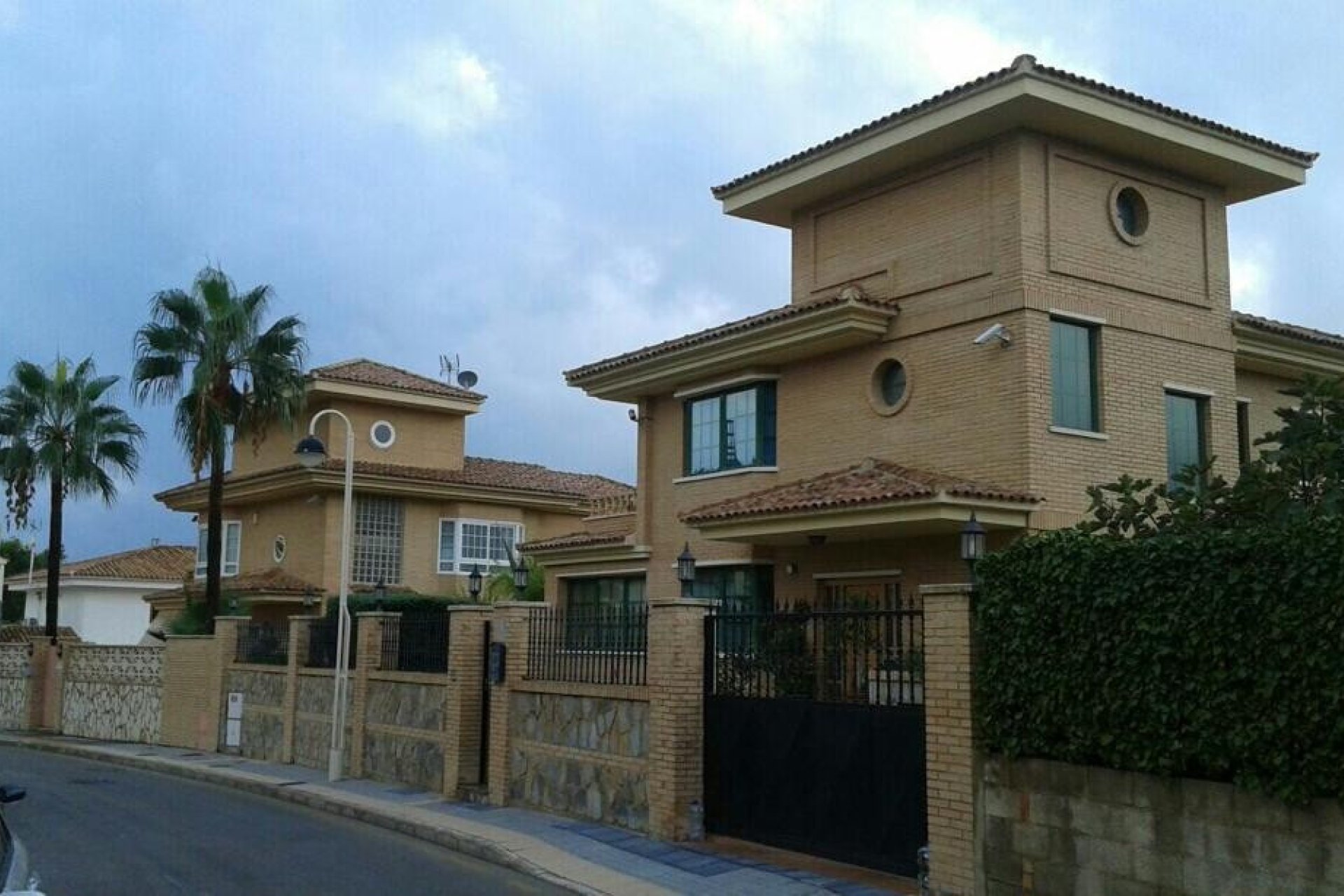 Resale - Villa -
Benidorm - Benidorm Centro