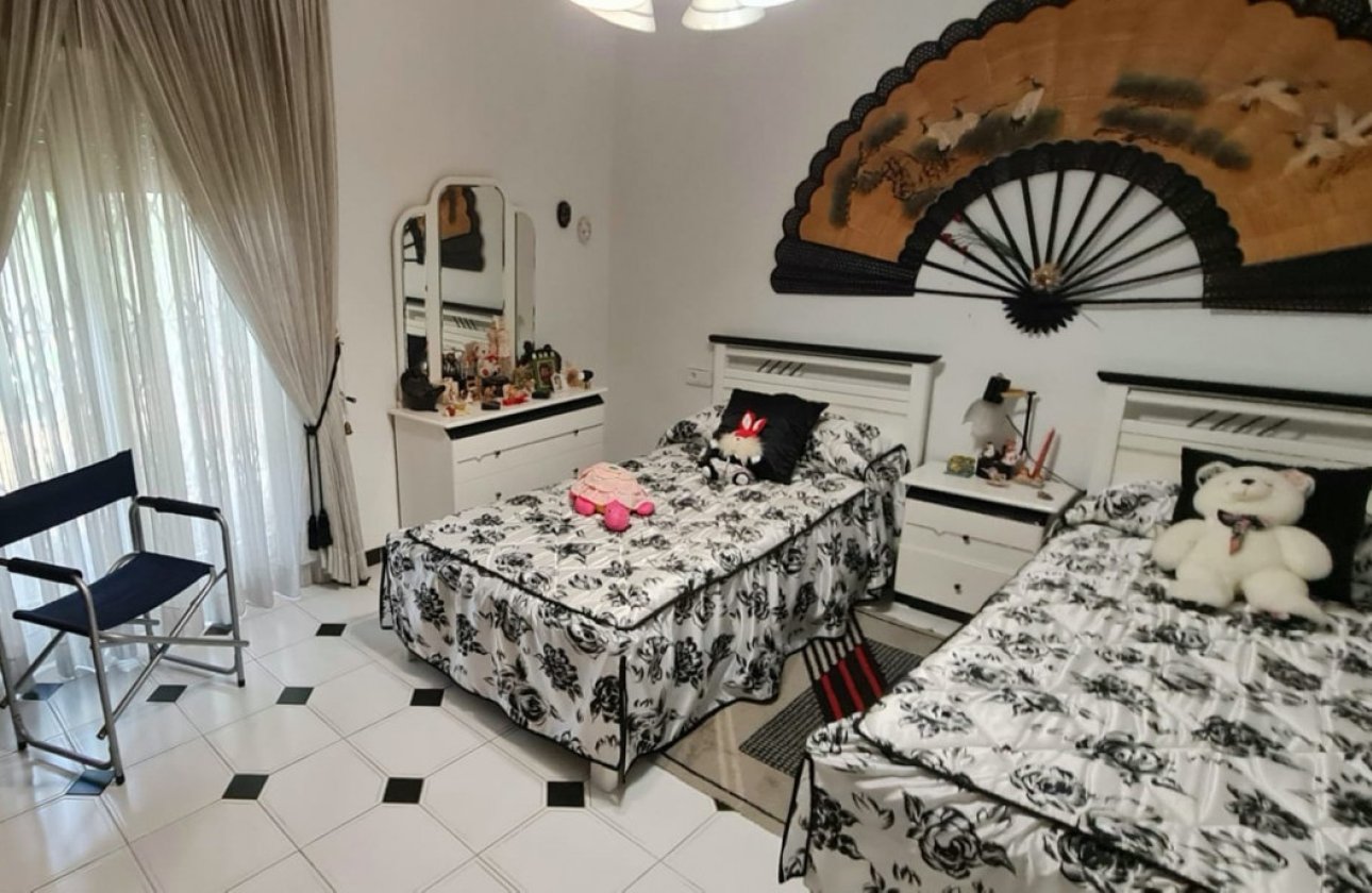 Resale - Villa -
Benidorm - Benidorm Centro
