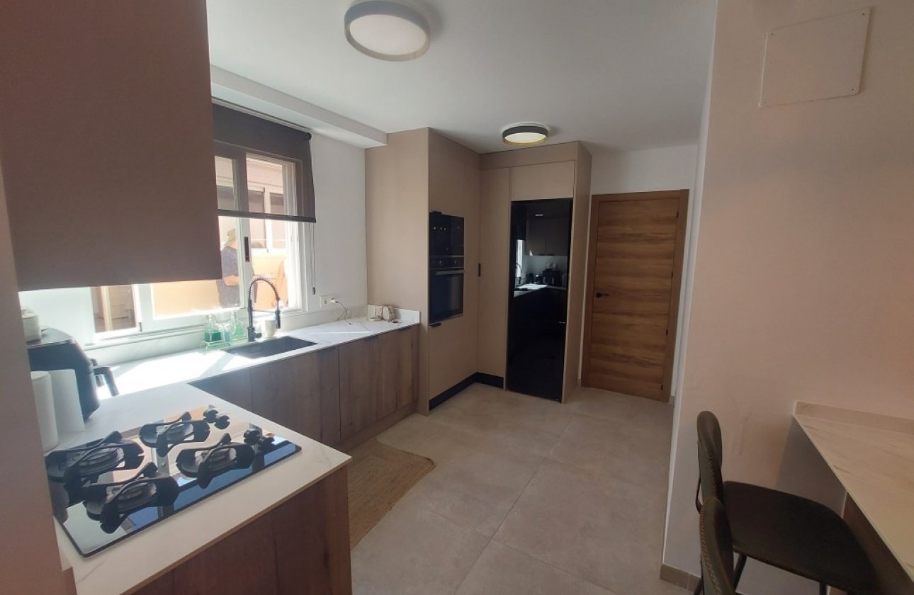 Resale - Villa -
Benidorm - Benidorm Centro