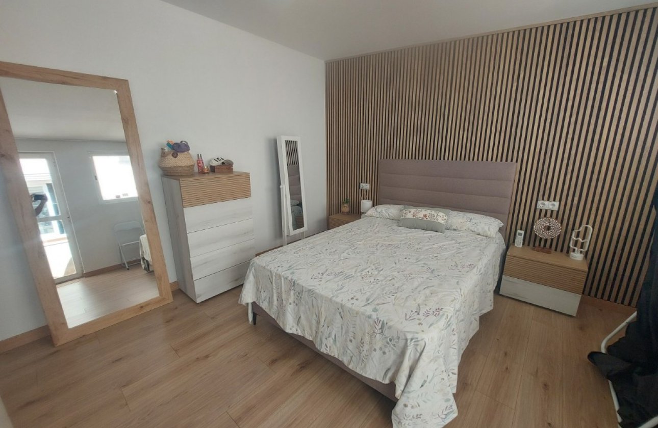 Resale - Villa -
Benidorm - Benidorm Centro