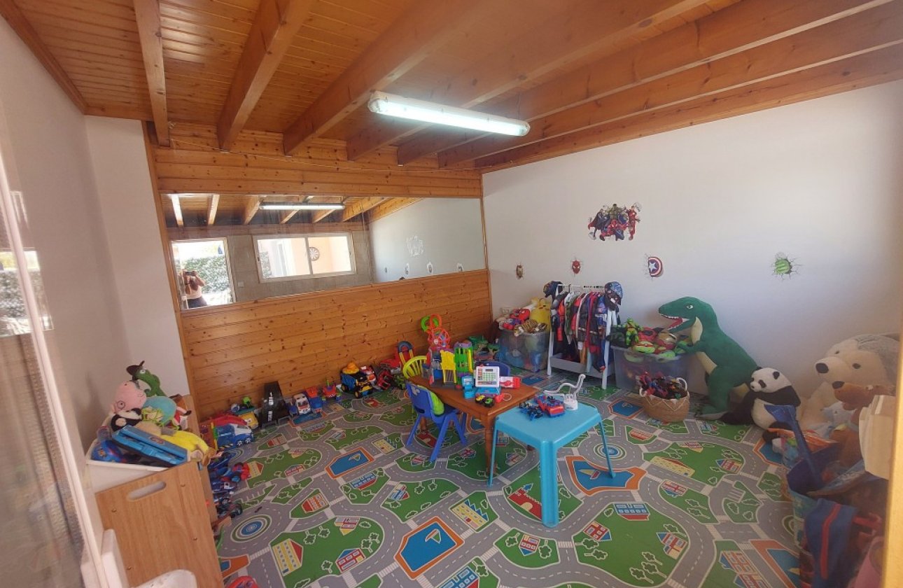 Resale - Villa -
Benidorm - Benidorm Centro