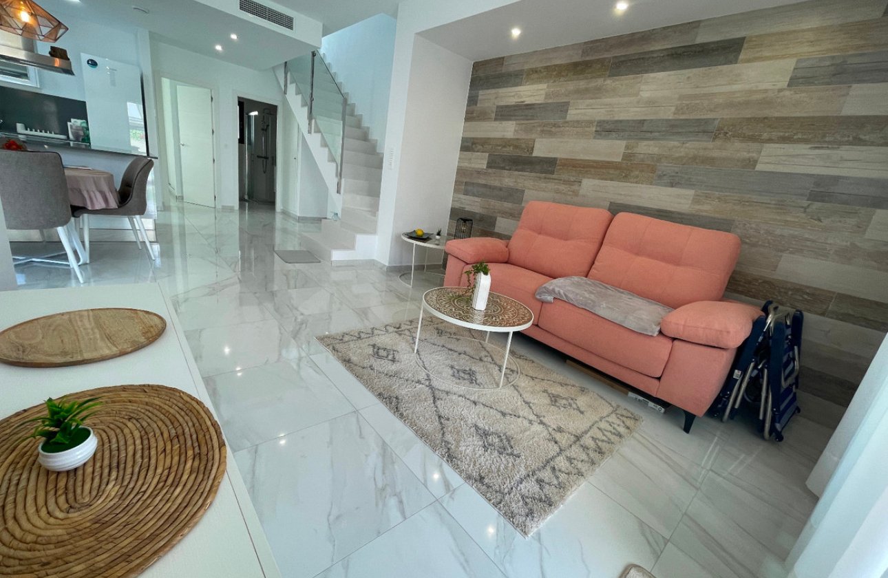 Resale - Villa -
Benijofar