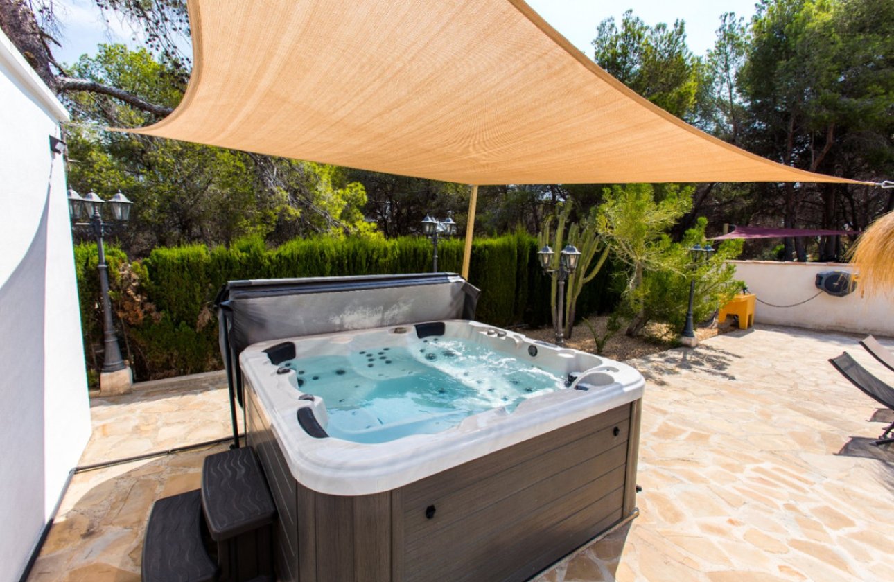 Resale - Villa -
Benissa - La Fustera