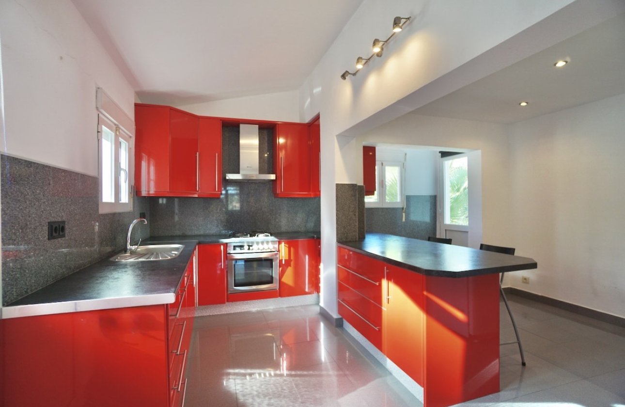 Resale - Villa -
Benissa - La Fustera