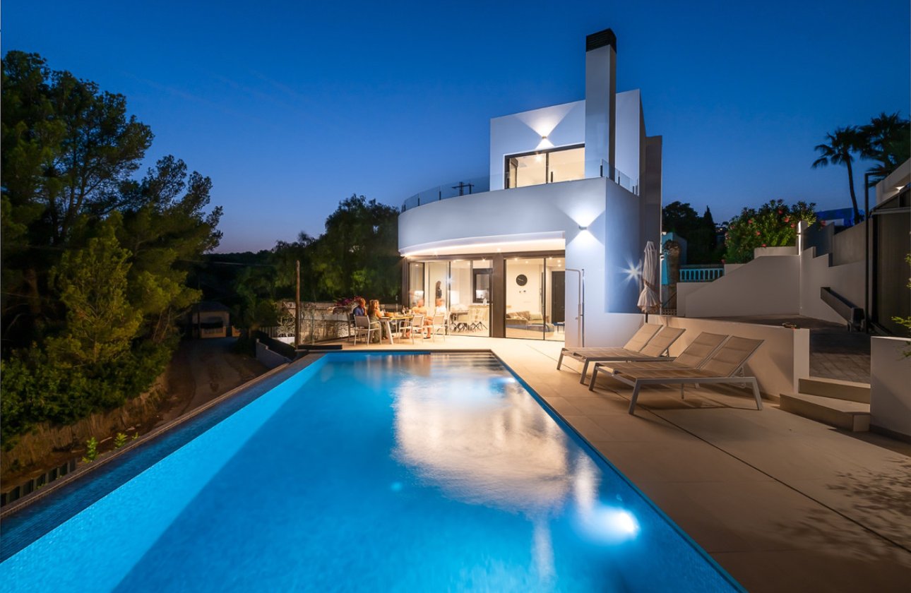Resale - Villa -
Benissa - La Fustera