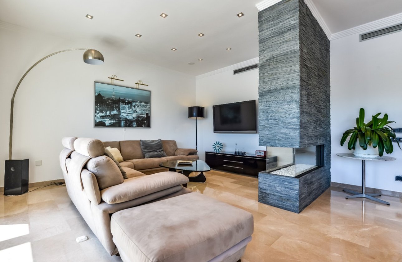 Resale - Villa -
Benissa - La Fustera