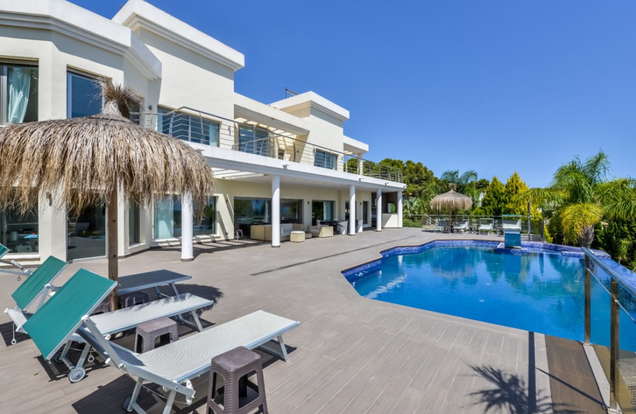 Resale - Villa -
Benissa - La Fustera