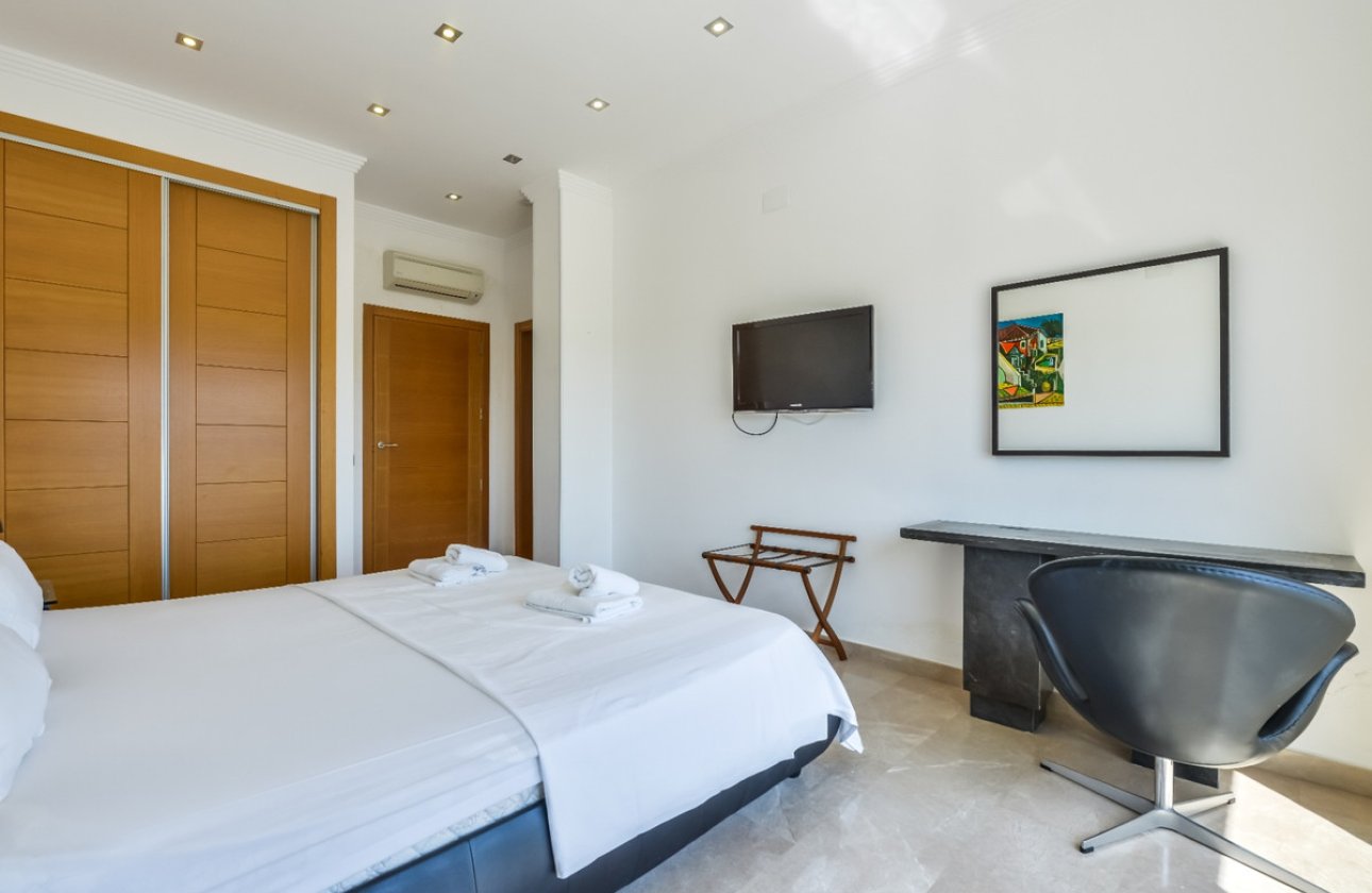 Resale - Villa -
Benissa - La Fustera