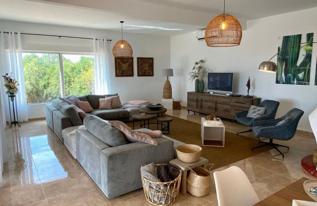 Resale - Villa -
Benissa - La Fustera