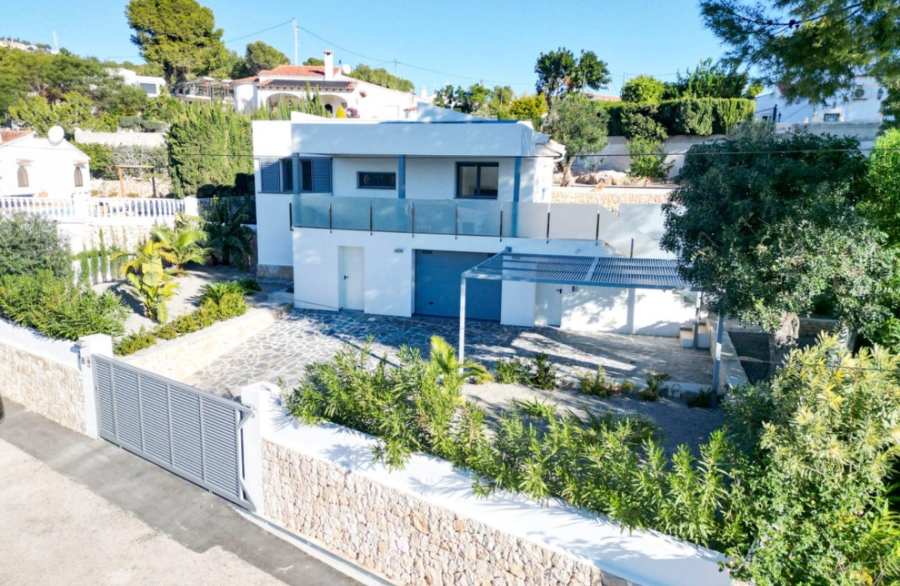 Resale - Villa -
Benissa - La Fustera