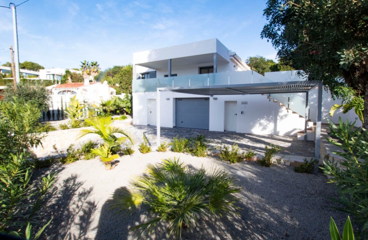 Resale - Villa -
Benissa - La Fustera