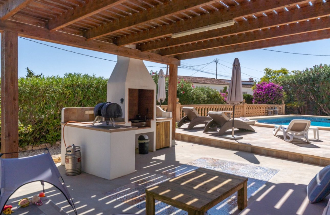 Resale - Villa -
Benissa - La Fustera