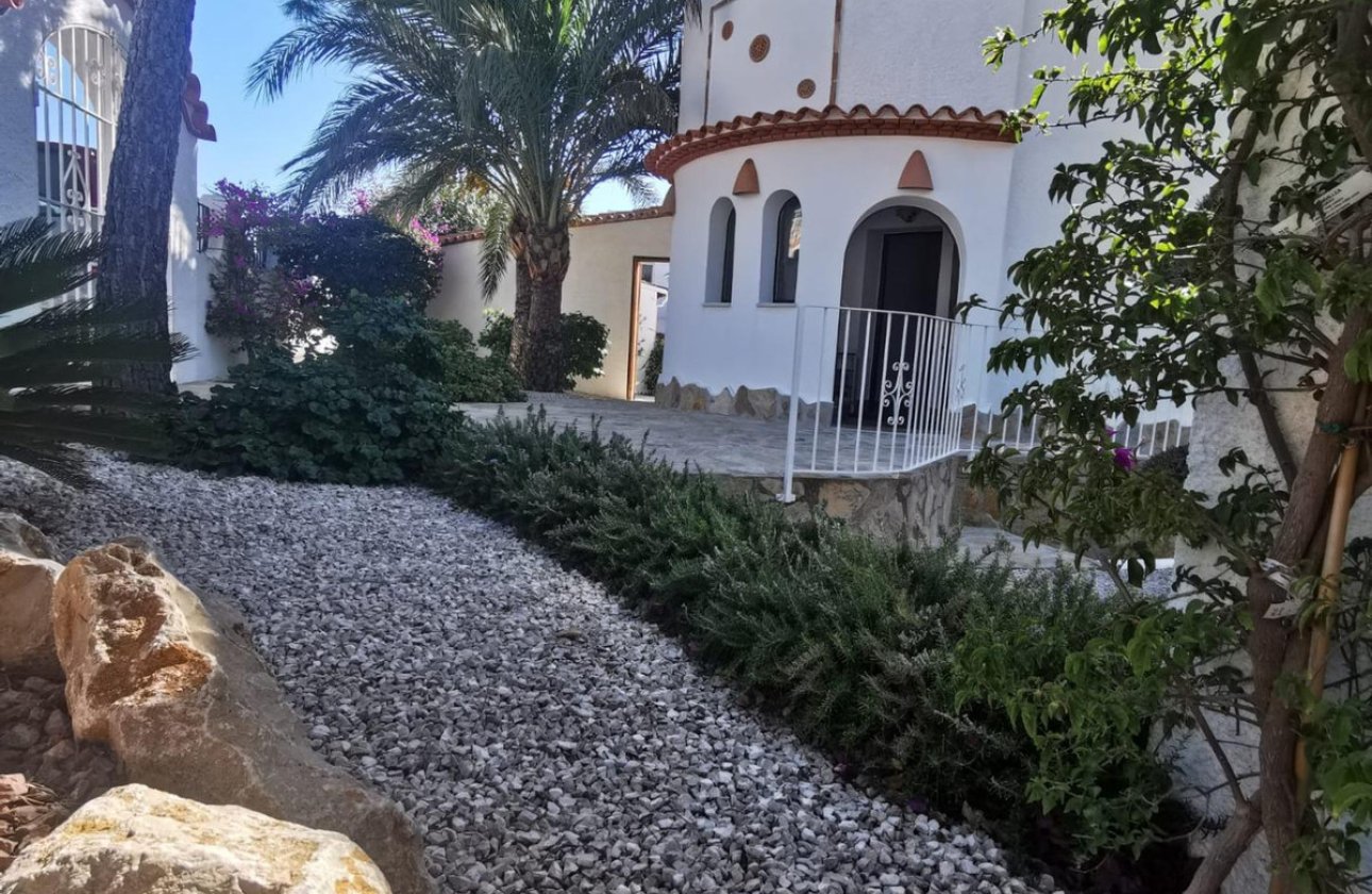 Resale - Villa -
Benitachell - Benitachell Centro