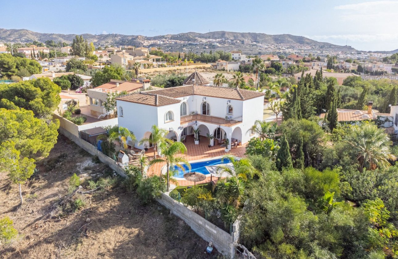 Resale - Villa -
Busot - Busot Centro