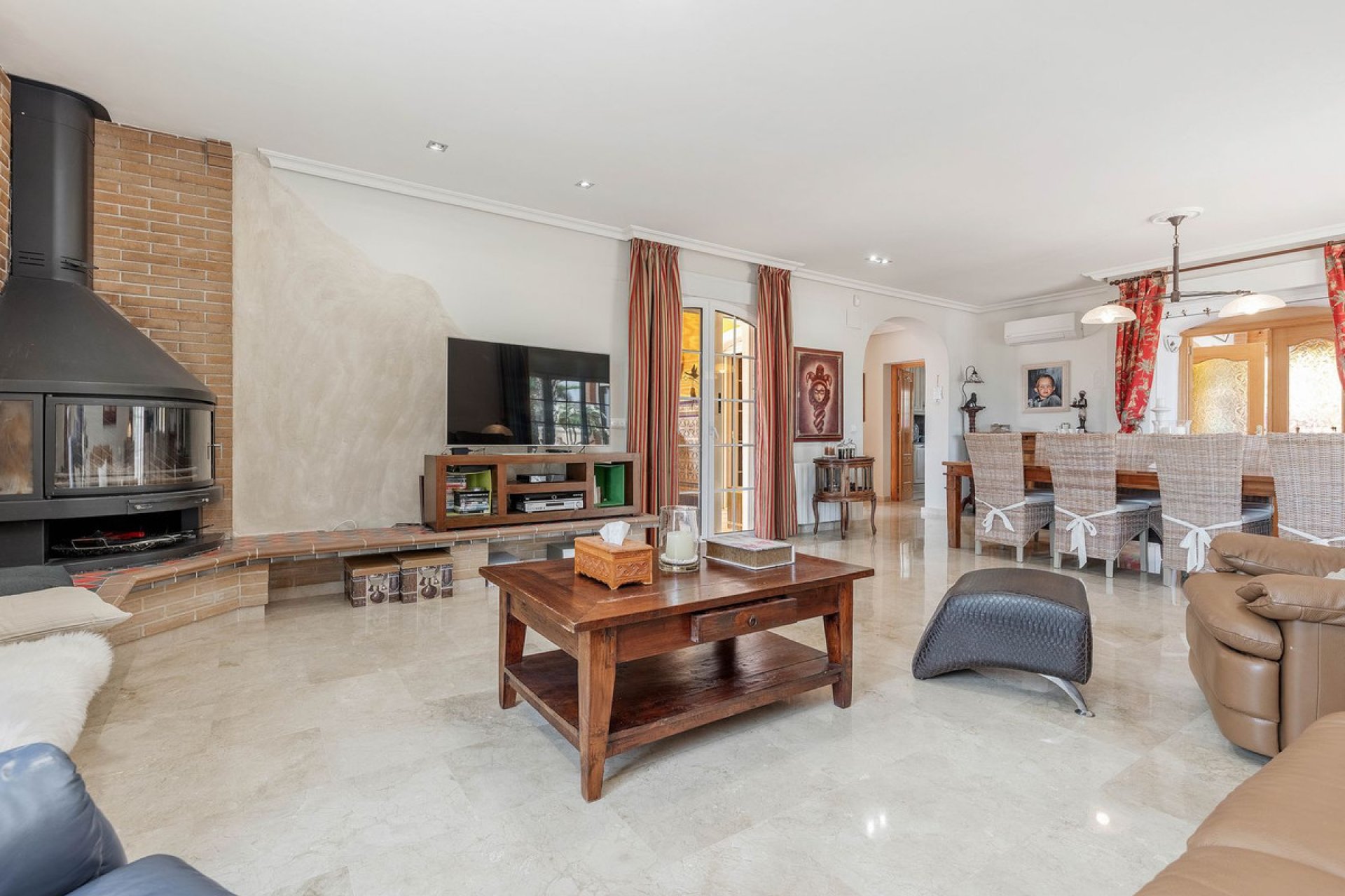 Resale - Villa -
Busot - Busot Centro