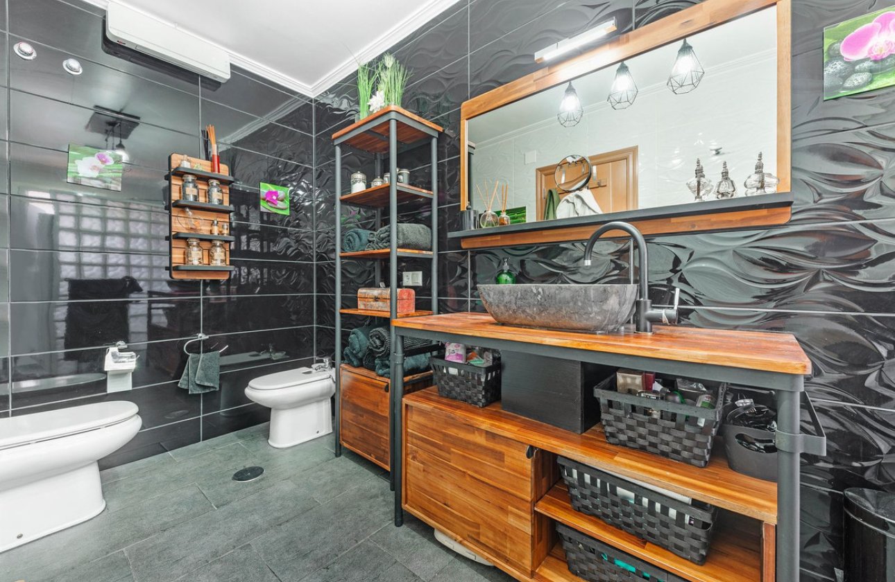 Resale - Villa -
Busot - Busot Centro