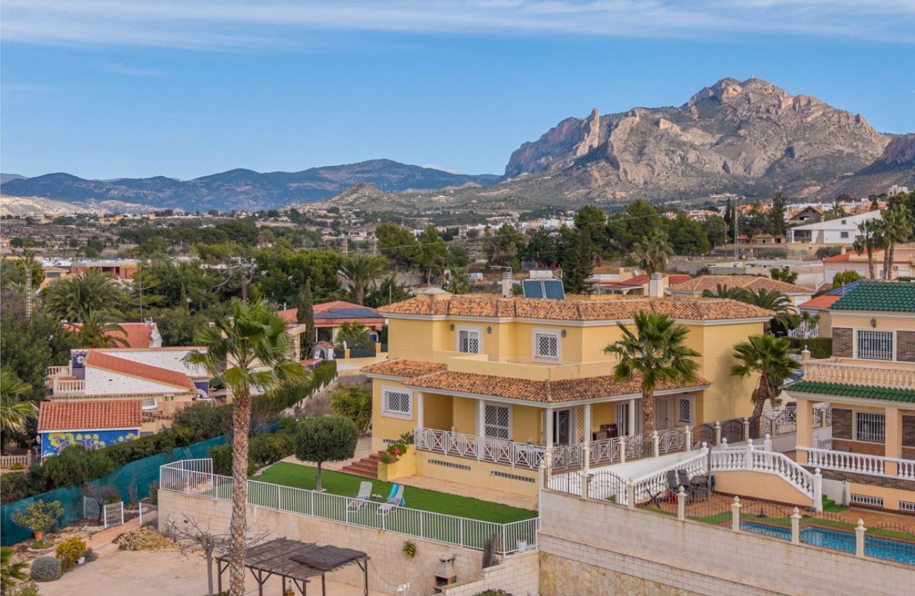 Resale - Villa -
Busot - Busot Centro