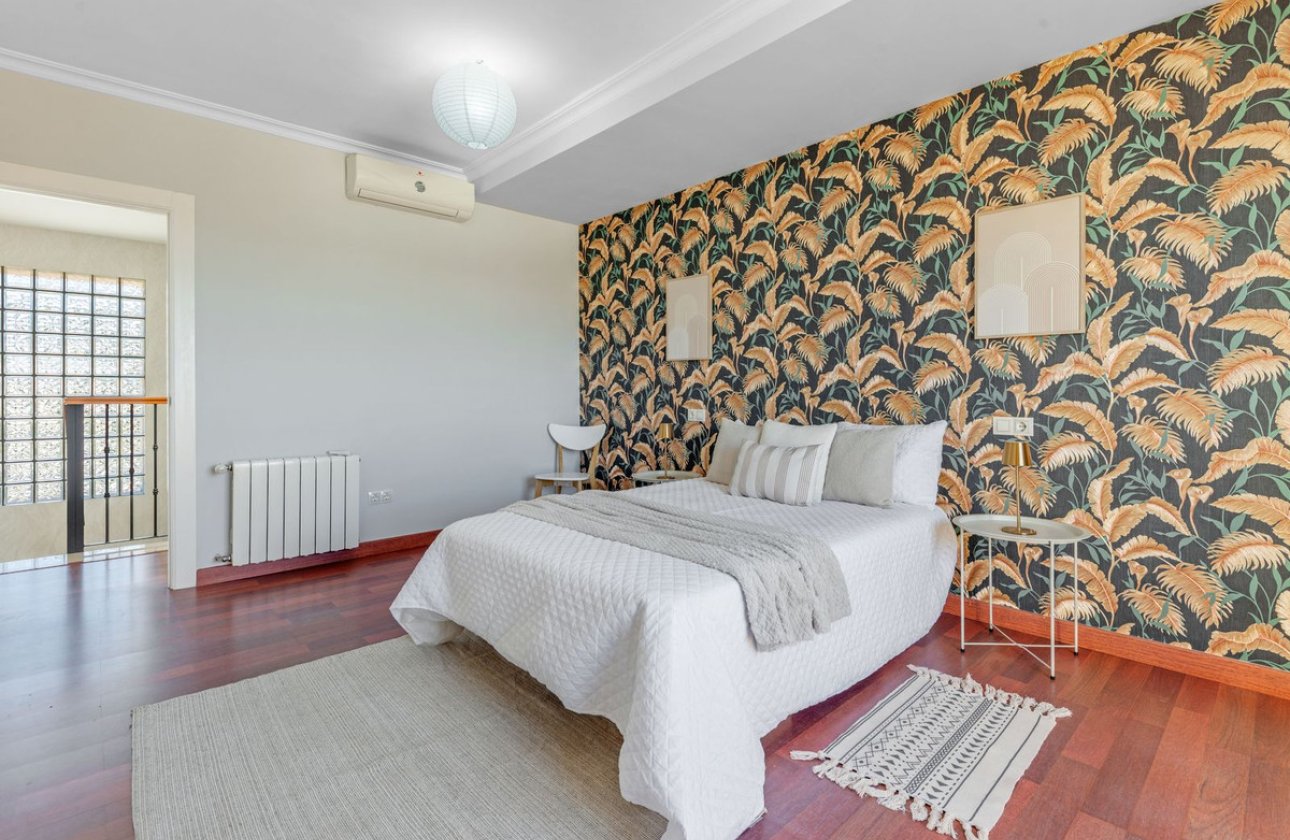 Resale - Villa -
Busot - Busot Centro