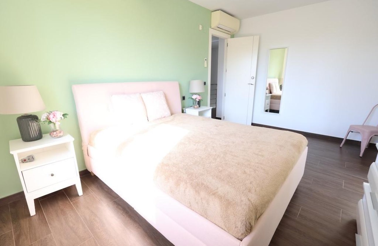 Resale - Villa -
Cabo Roig - Costa blanca