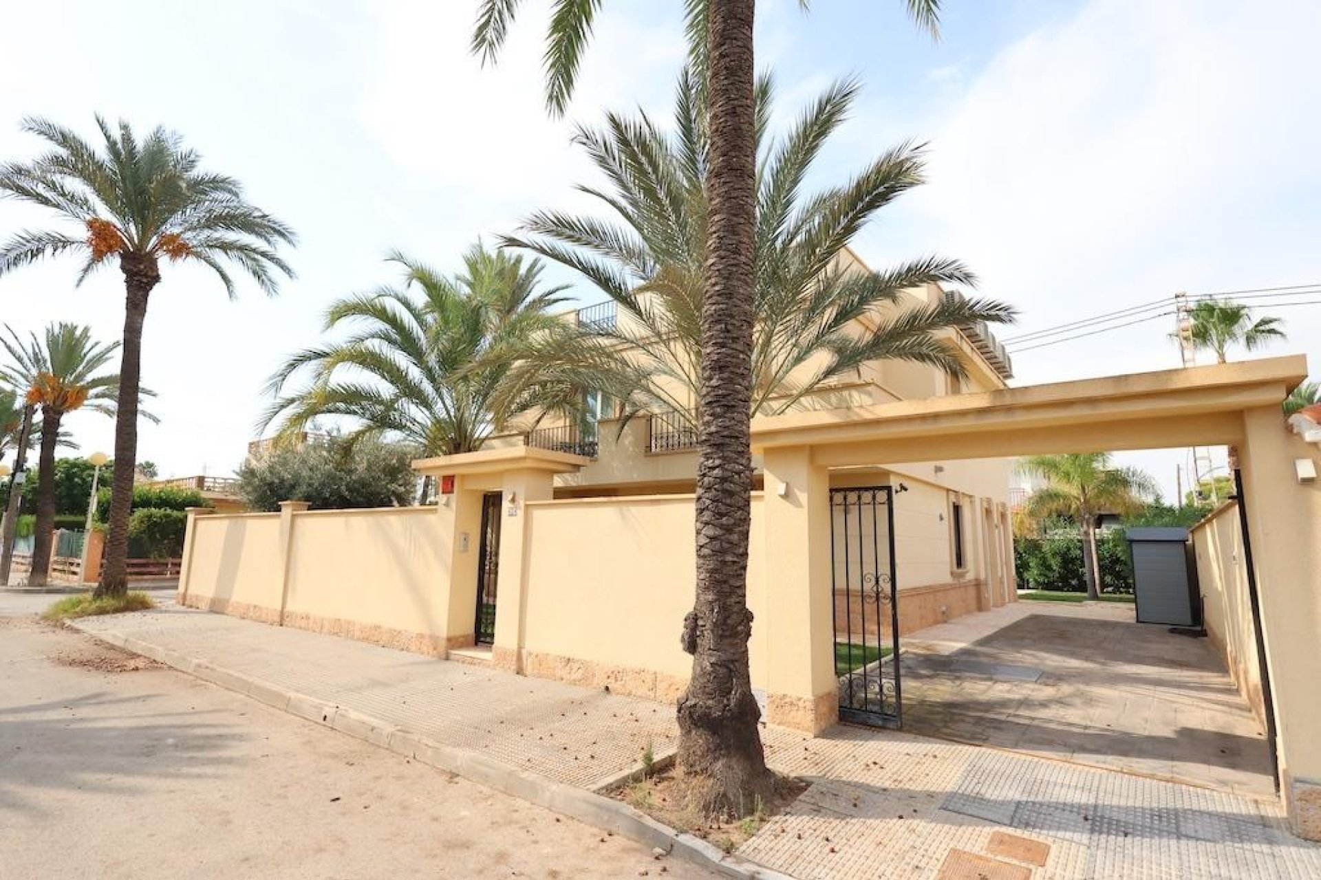 Resale - Villa -
Cabo Roig - Costa blanca