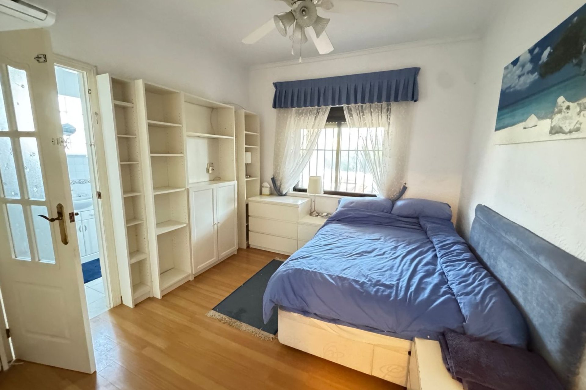 Resale - Villa -
Cabo Roig