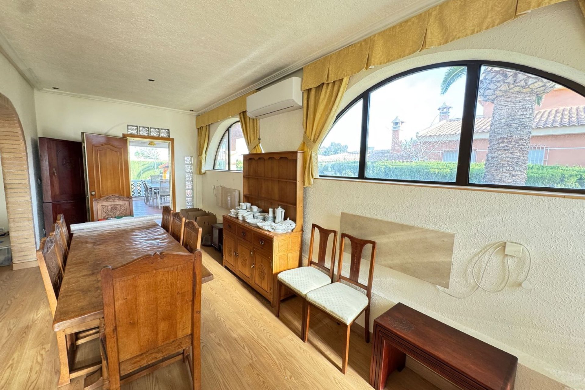 Resale - Villa -
Cabo Roig