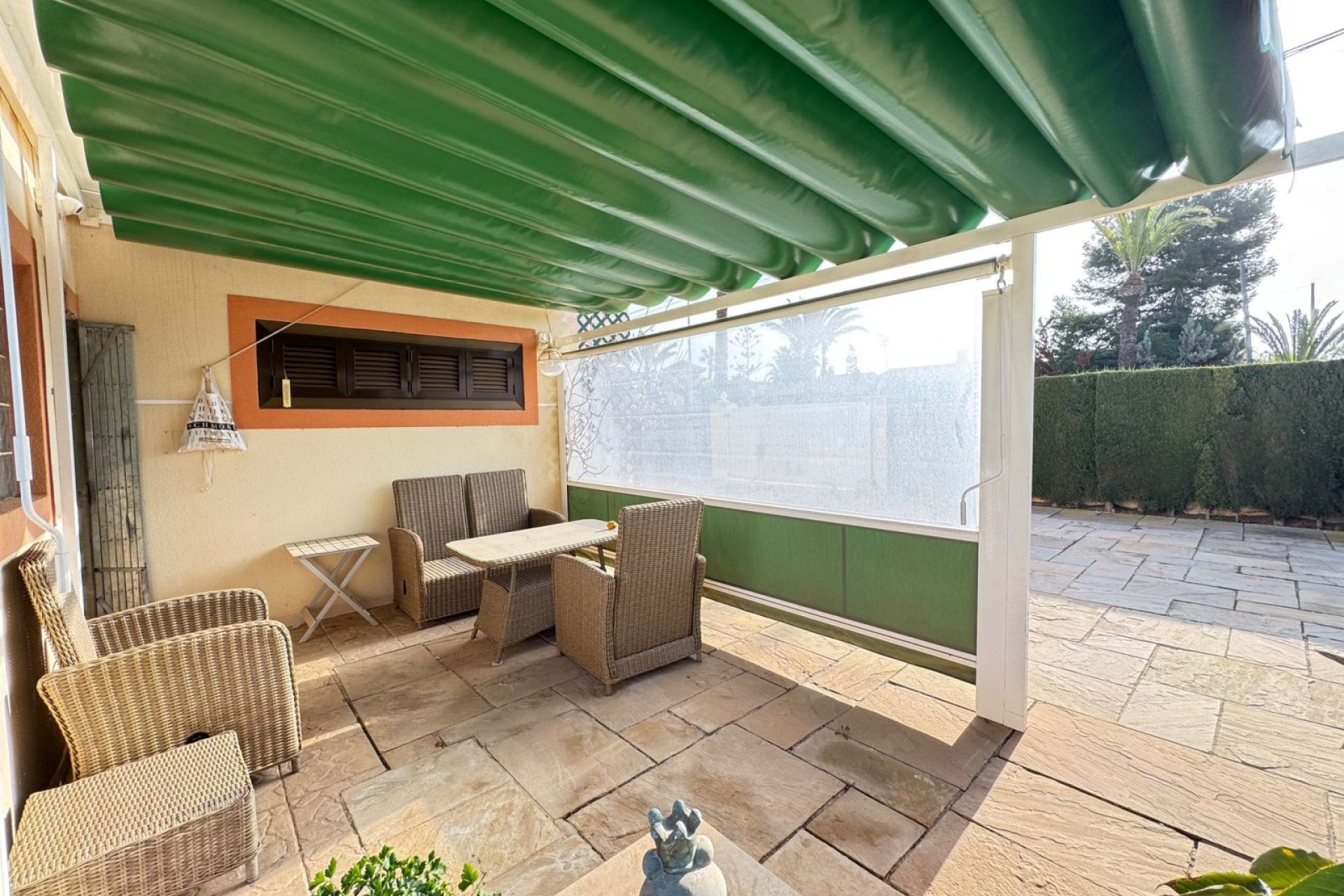 Resale - Villa -
Cabo Roig