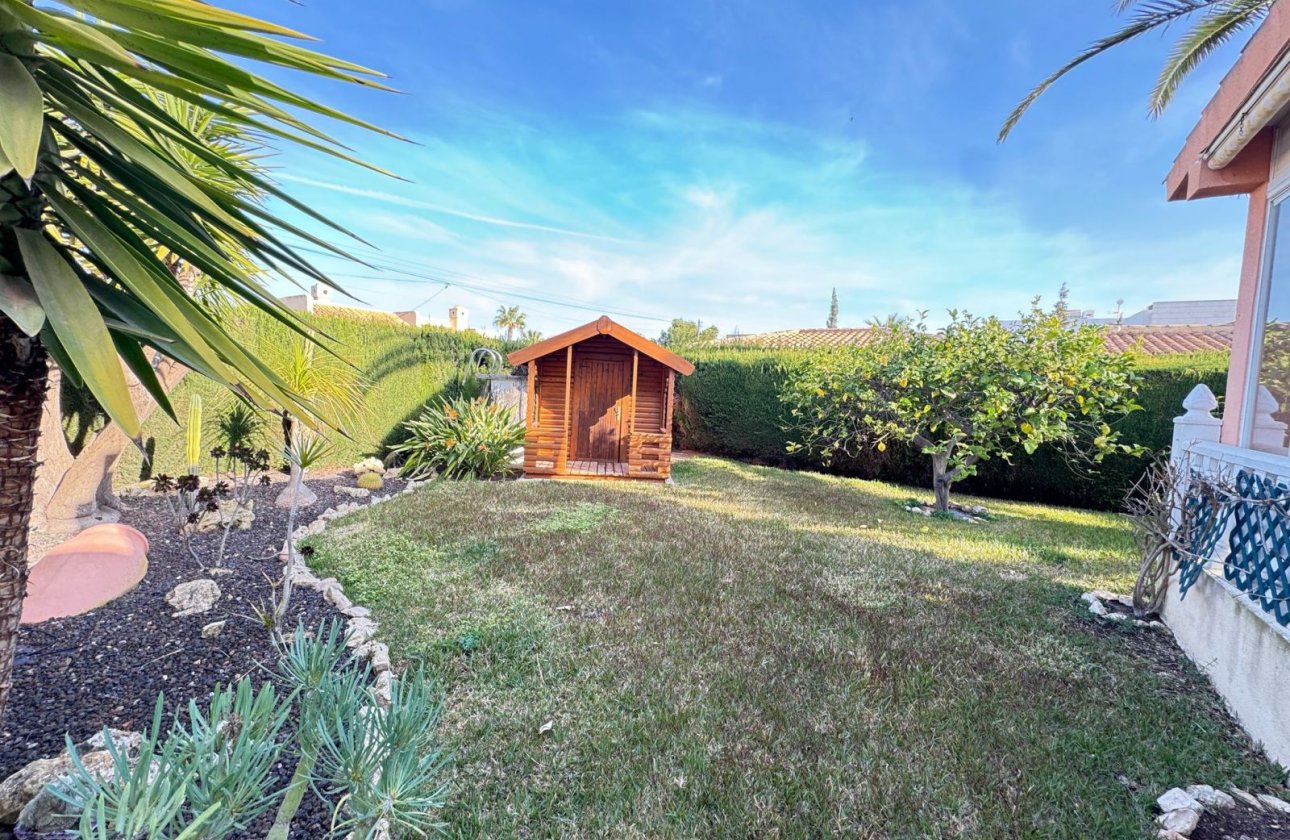 Resale - Villa -
Cabo Roig