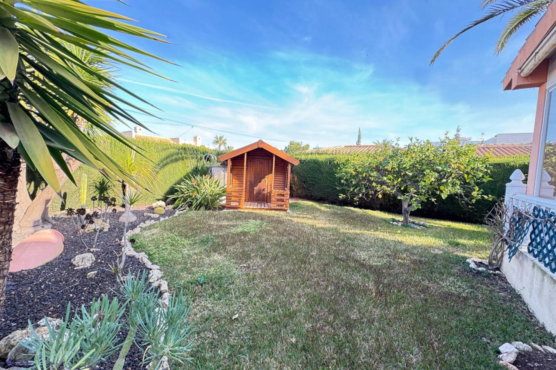 Resale - Villa -
Cabo Roig