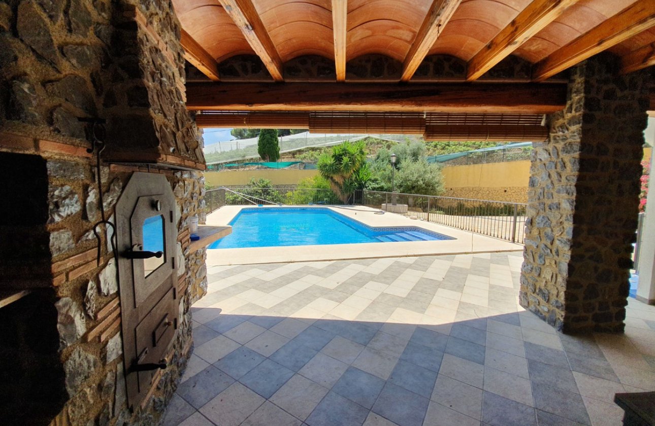 Resale - Villa -
Callosa d'en Sarria - Callosa d'en Sarria Centro