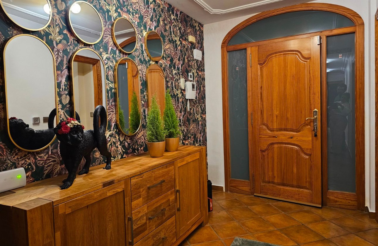 Resale - Villa -
Callosa d'en Sarria - Callosa d'en Sarria Centro