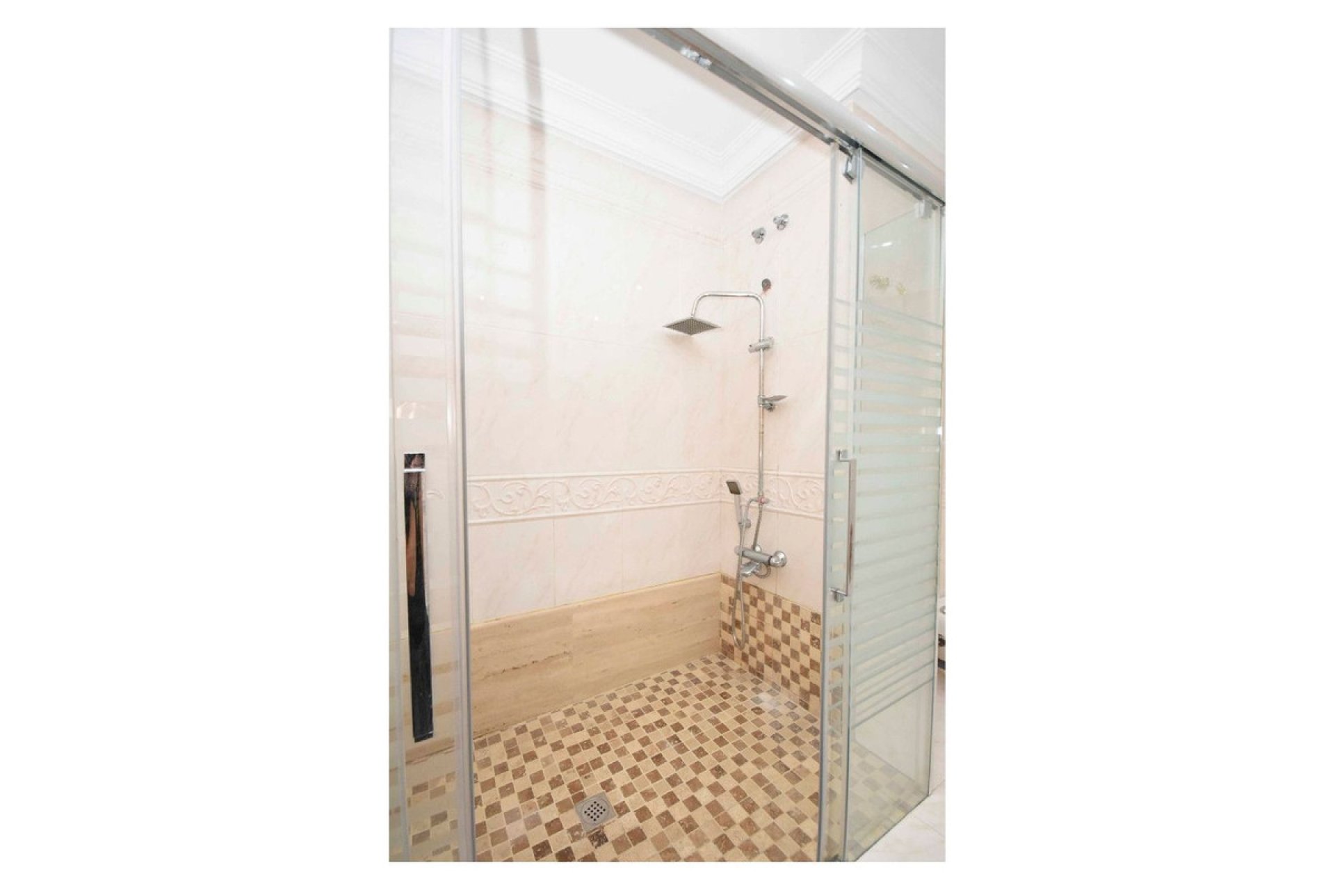 Resale - Villa -
Callosa De Segura - Callosa de Segura Centro