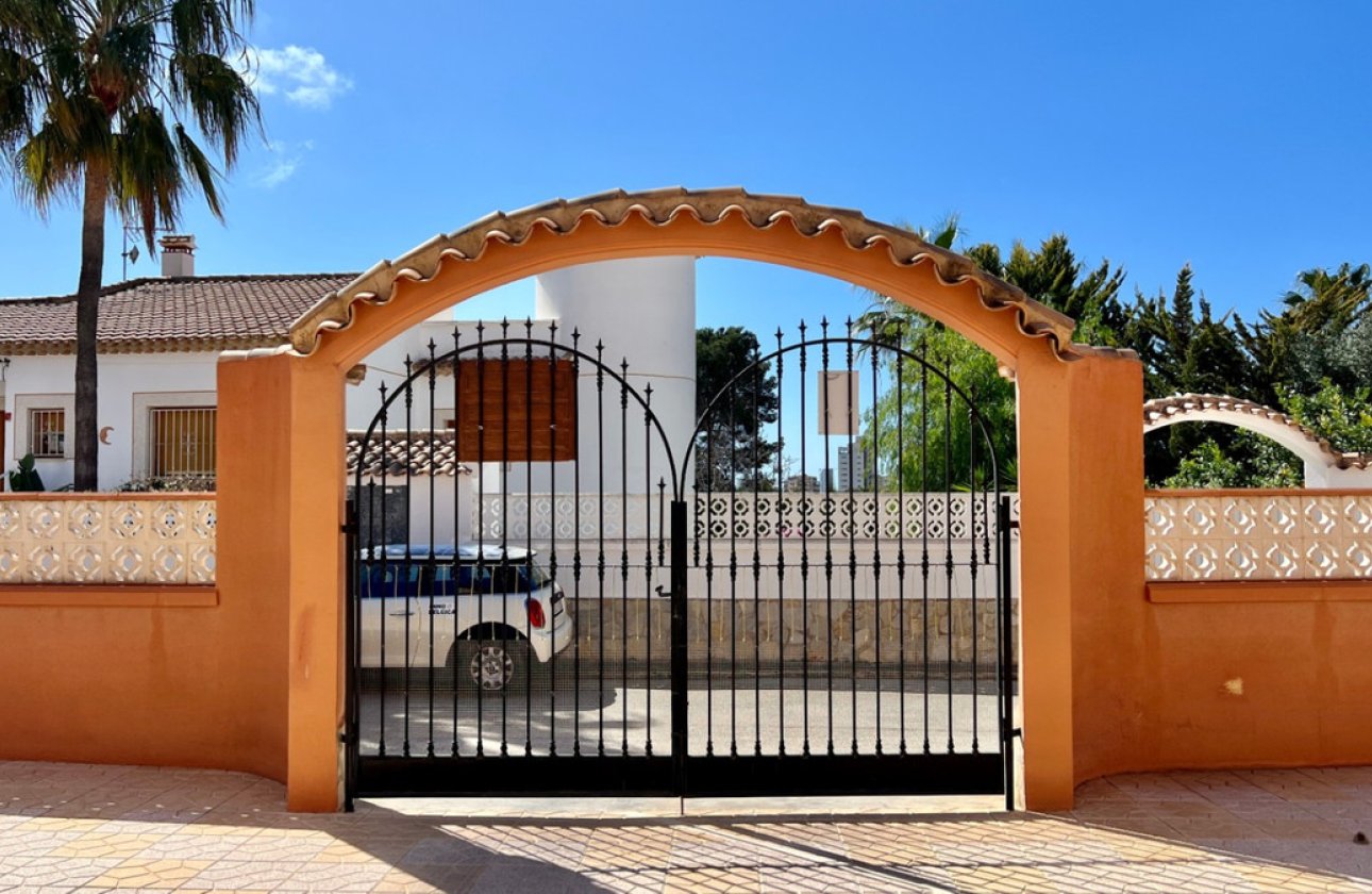 Resale - Villa -
Calpe - Calpe Centro