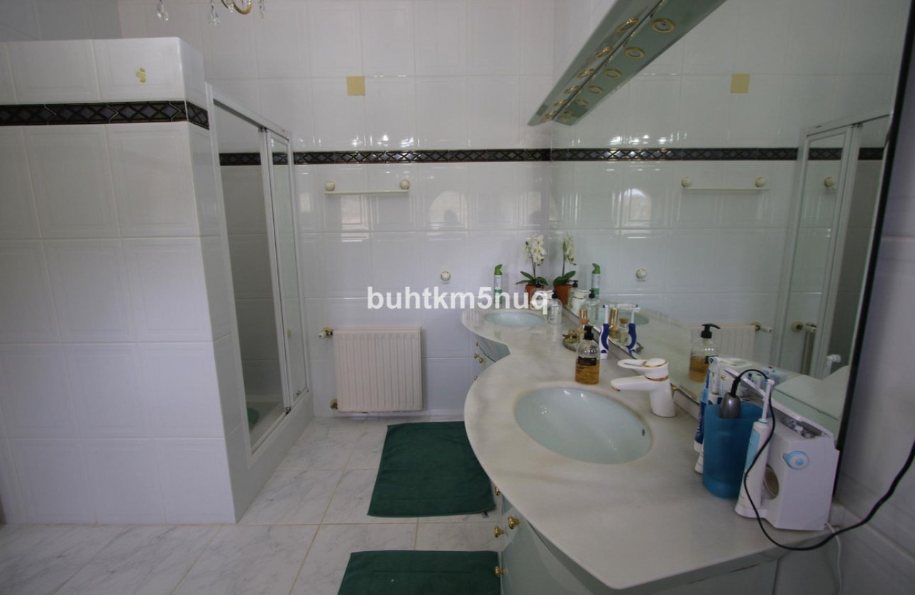 Resale - Villa -
Calpe - la Canuta