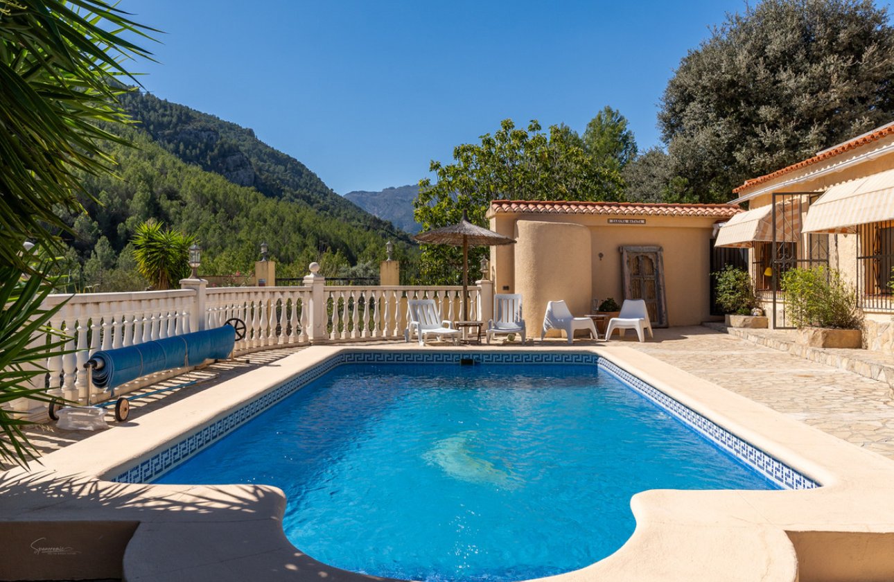 Resale - Villa -
Castell de Castells
