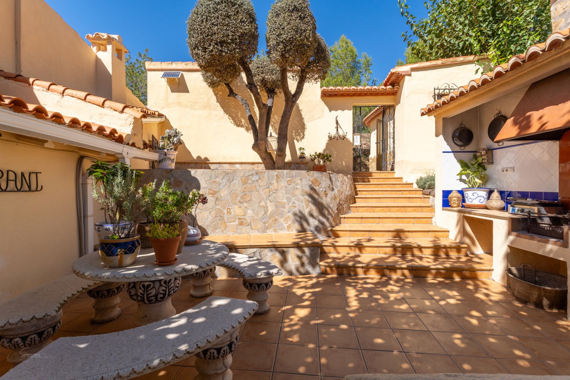 Resale - Villa -
Castell de Castells