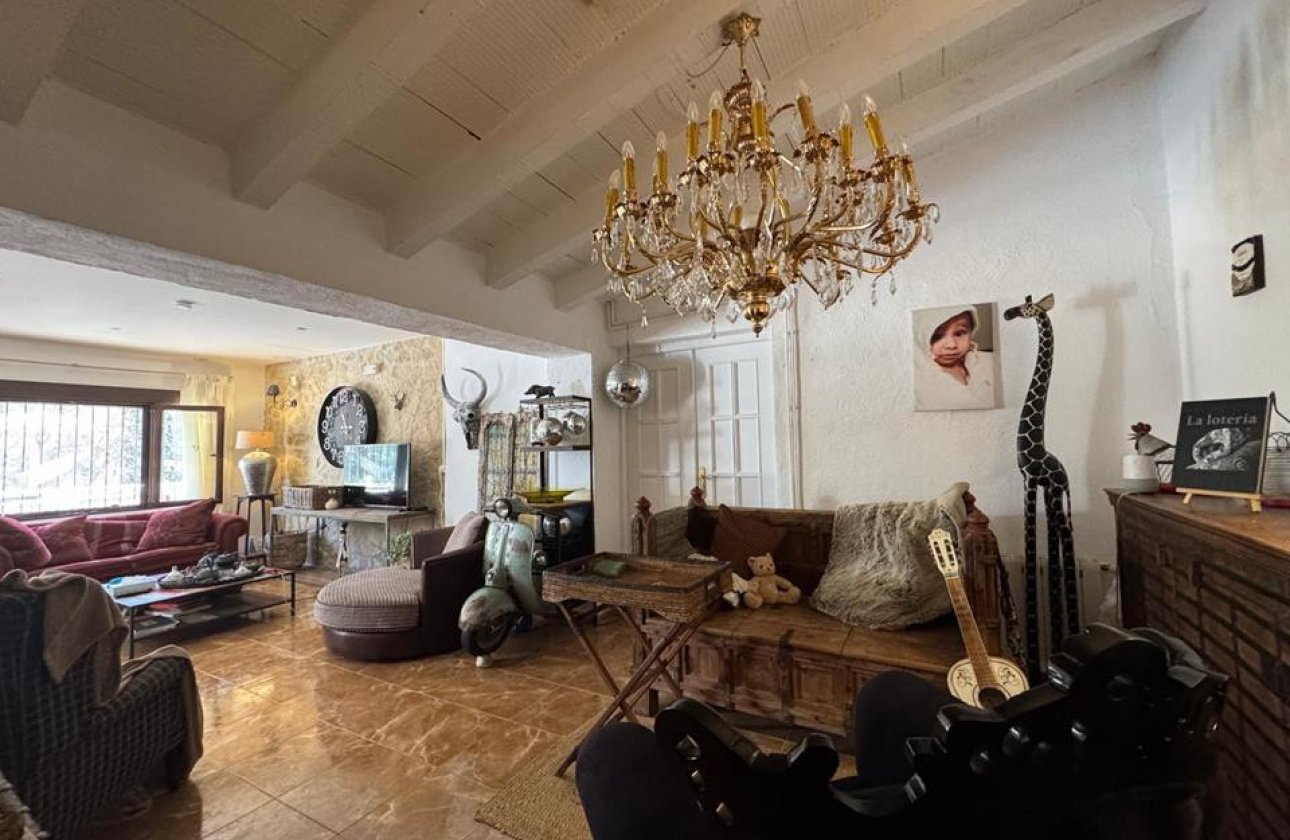 Resale - Villa -
Castell de Castells