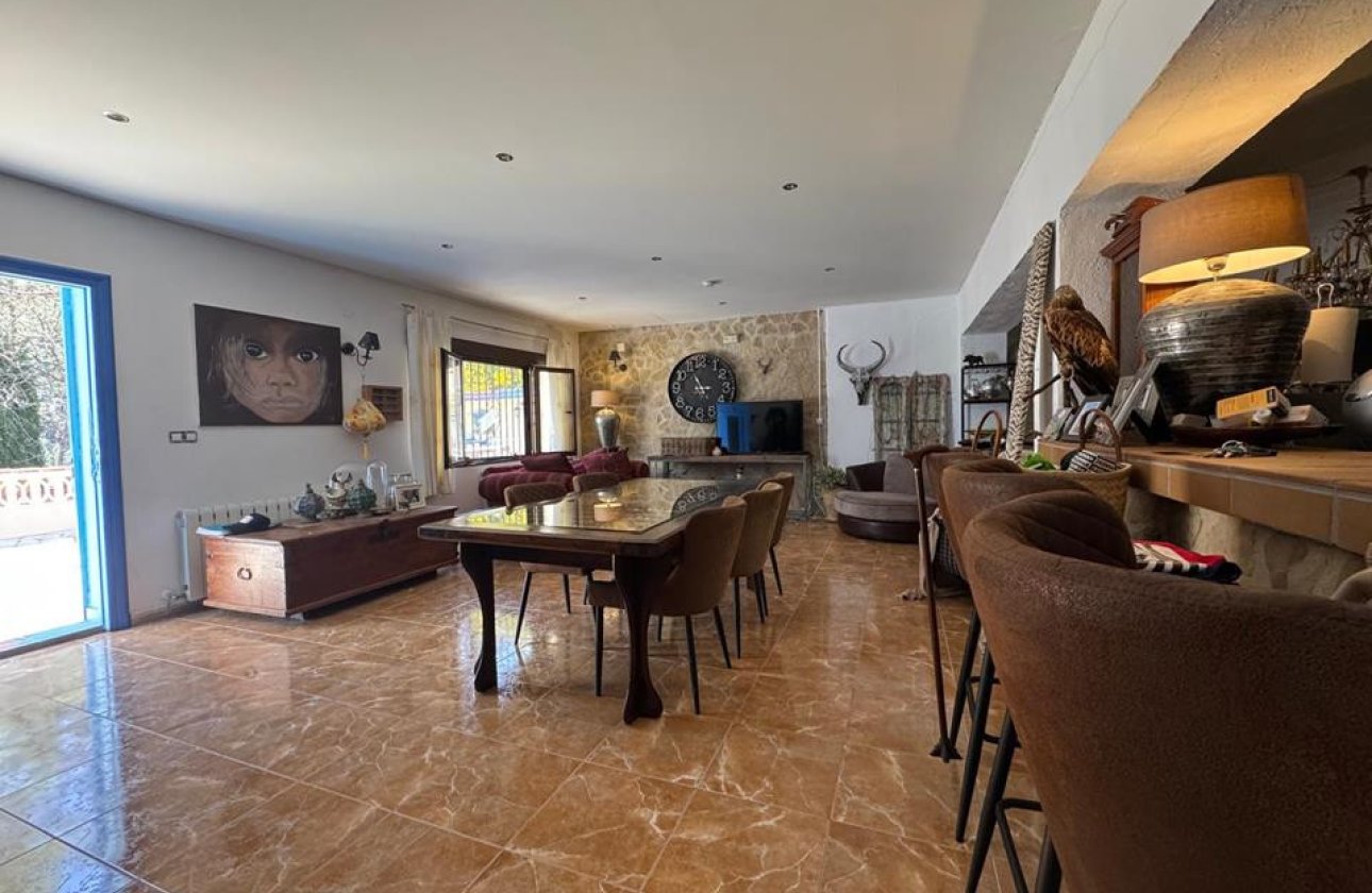 Resale - Villa -
Castell de Castells