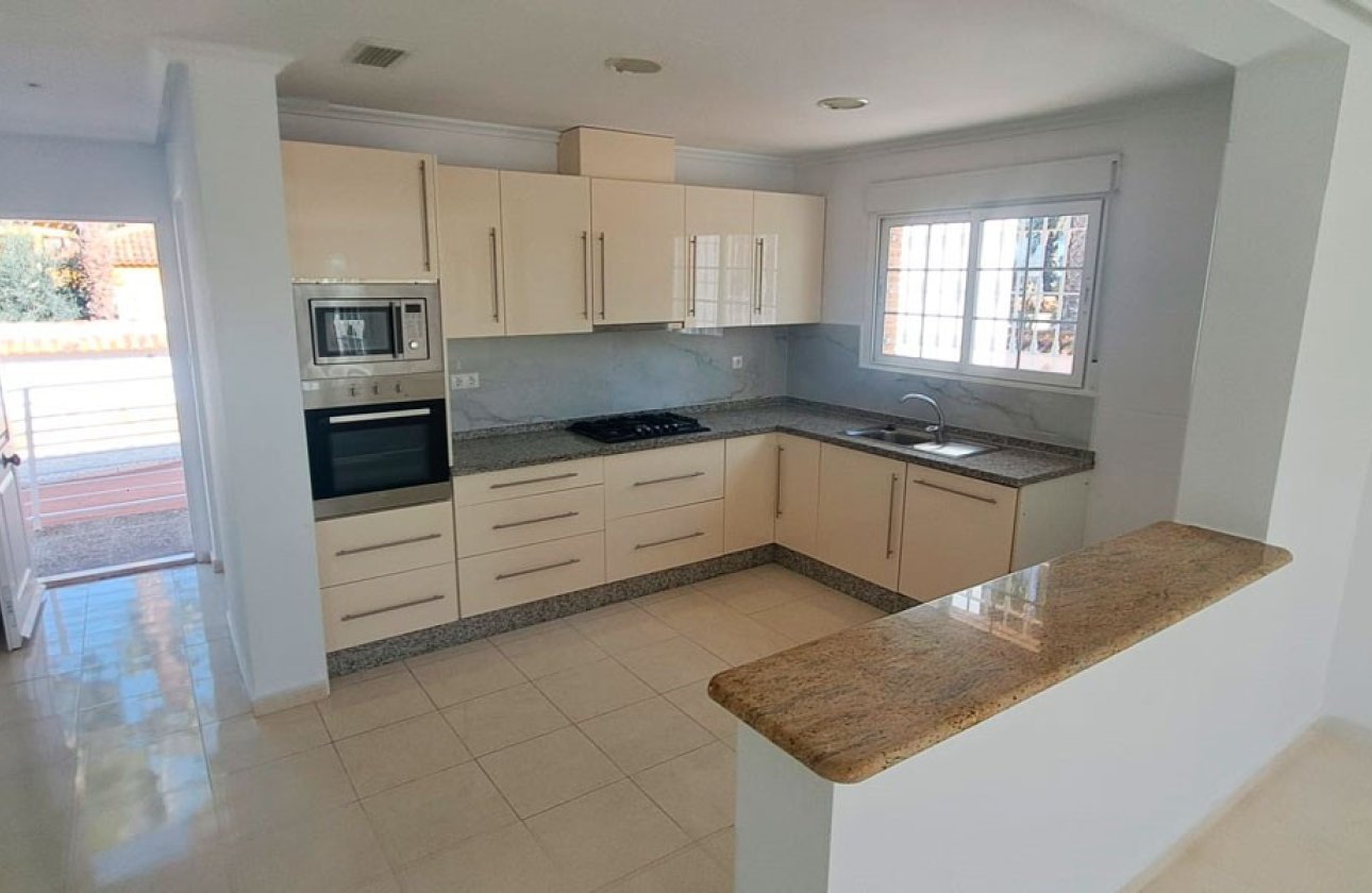 Resale - Villa -
Catral - Catral Centro