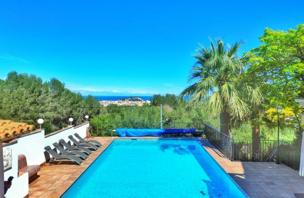 Resale - Villa -
Denia - Denia Centro