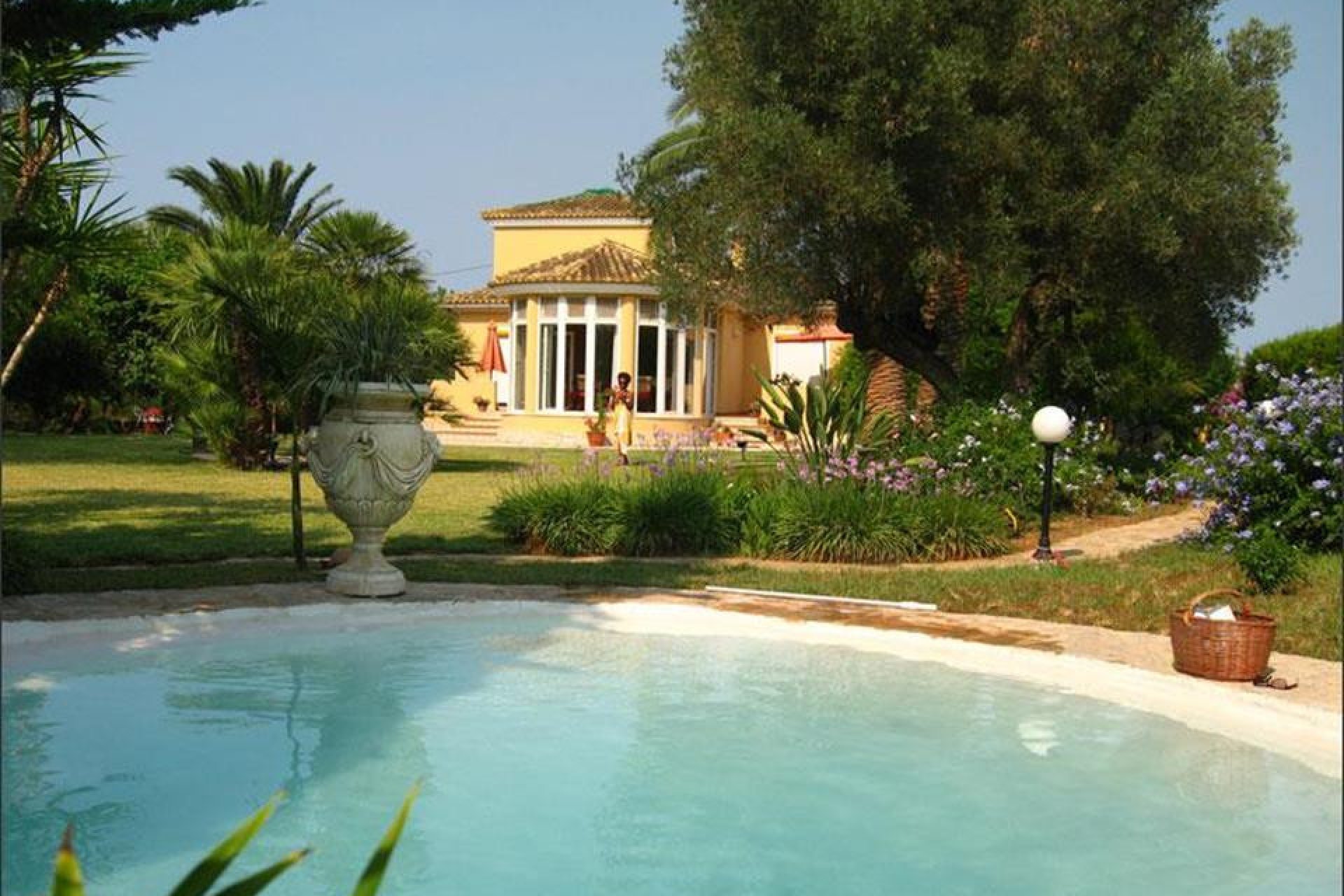 Resale - Villa -
Denia - Denia Centro