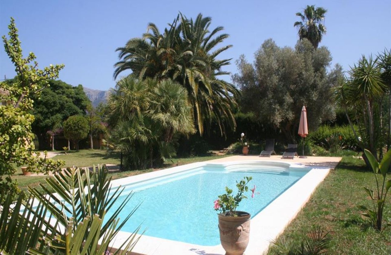 Resale - Villa -
Denia - Denia Centro