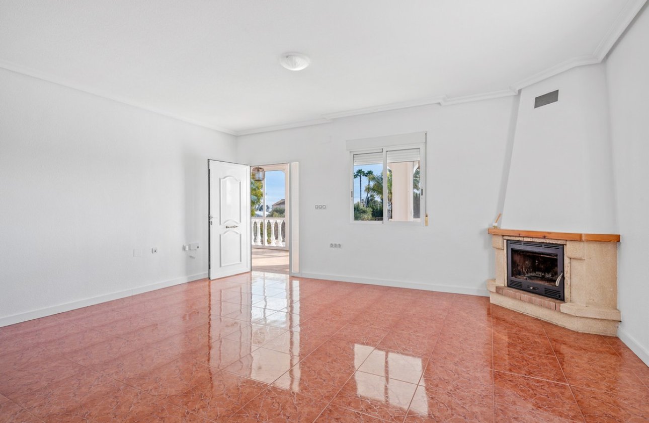 Resale - Villa -
Dolores - Dolores Centro