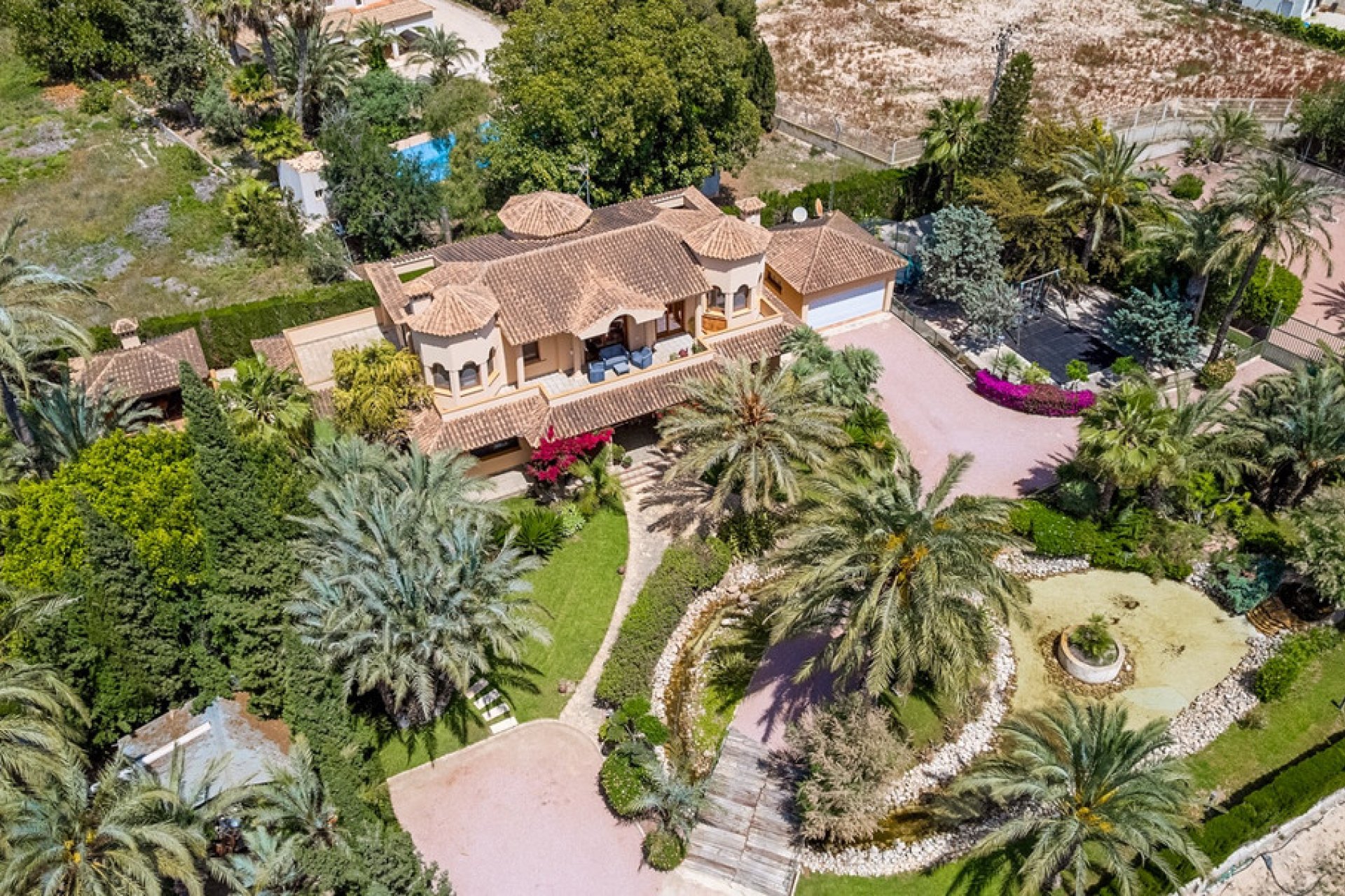 Resale - Villa -
Elche - Elche Centro