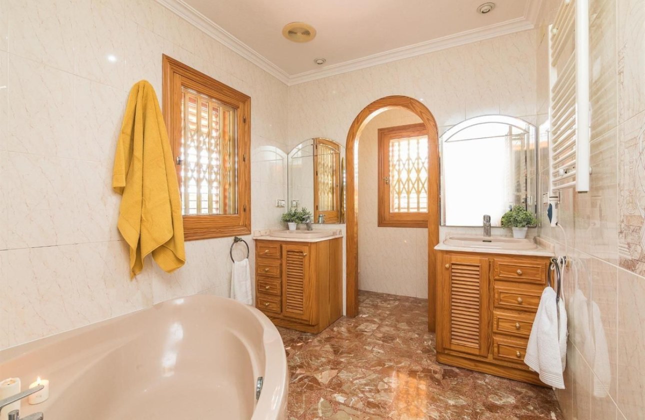 Resale - Villa -
Elche - Elche Centro