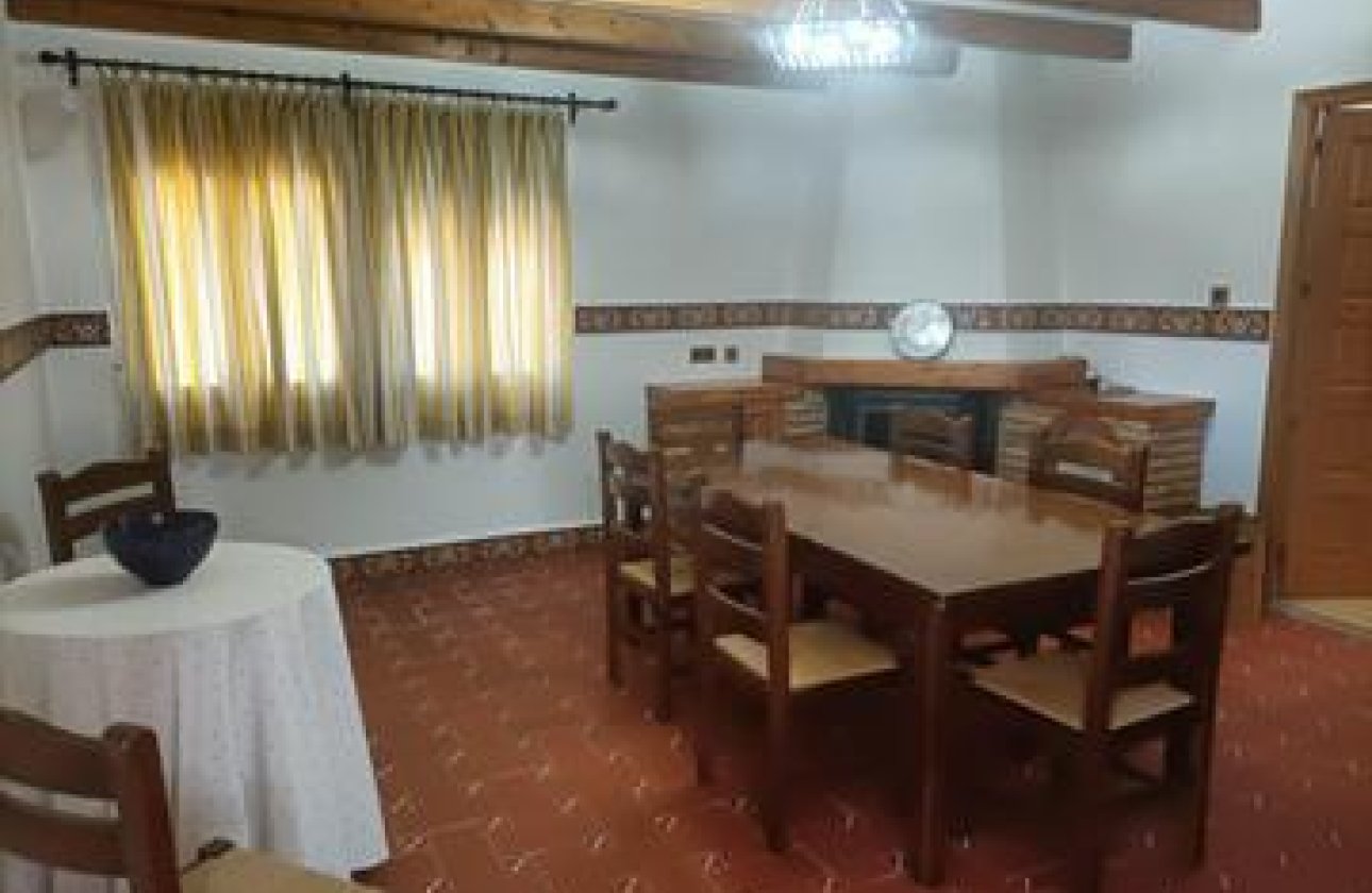 Resale - Villa -
Elche