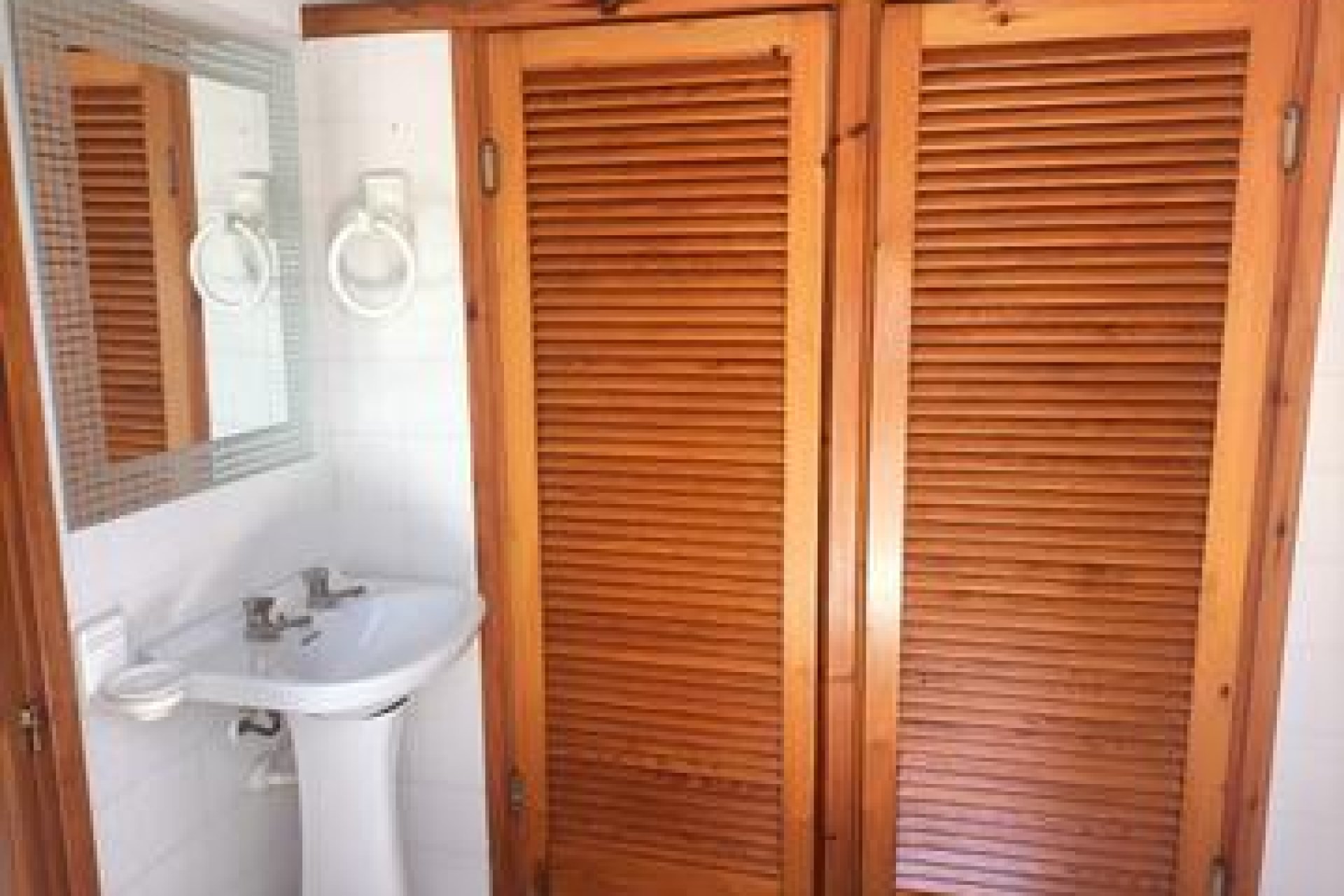 Resale - Villa -
Elche