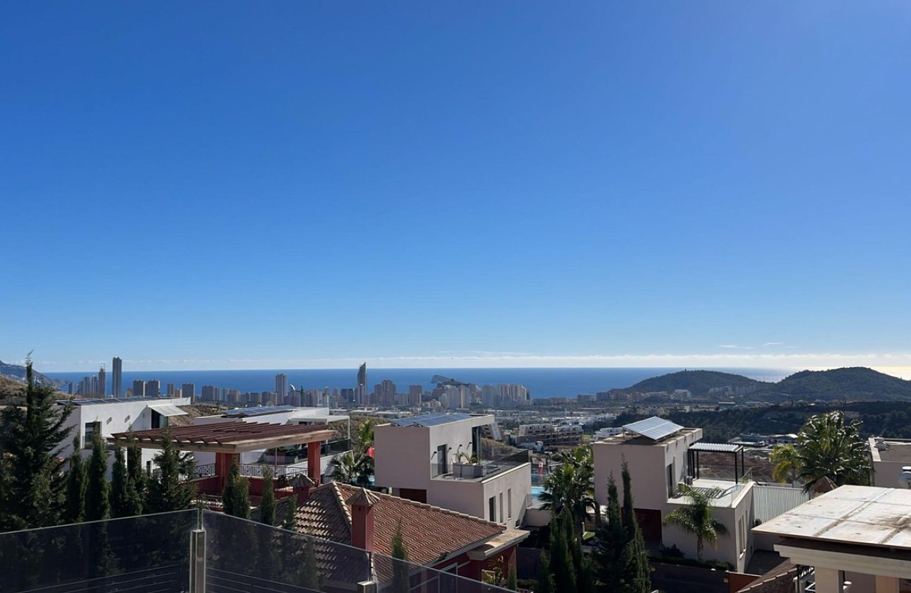 Resale - Villa -
Finestrat